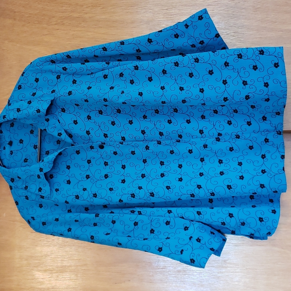 Teal and black top with shell